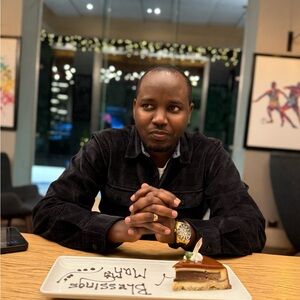 Meet your Posher, Emmanuel